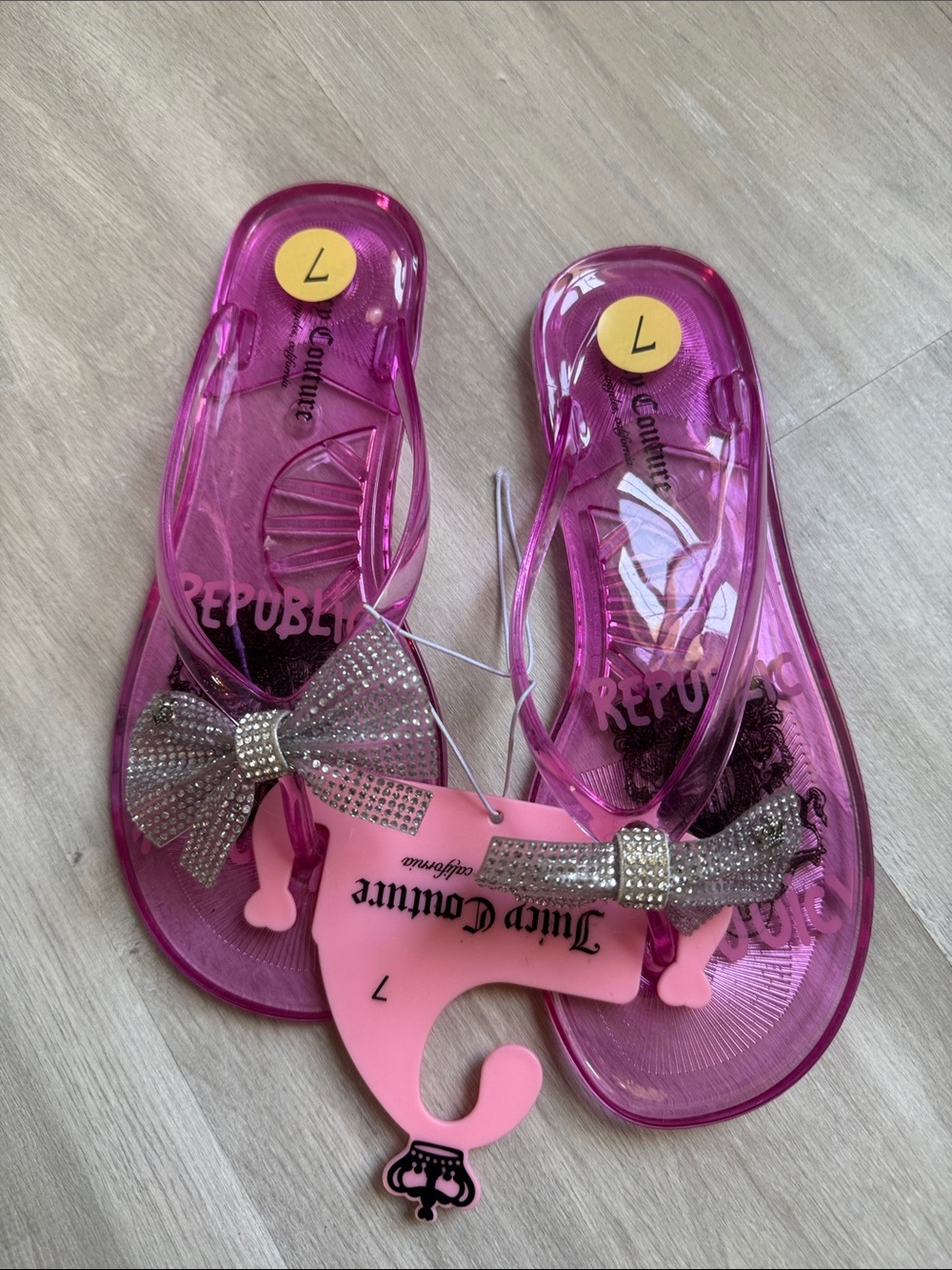 NWT Juicy Couture Hot Pink Jelly Flip Flops with Rhinestone Bow